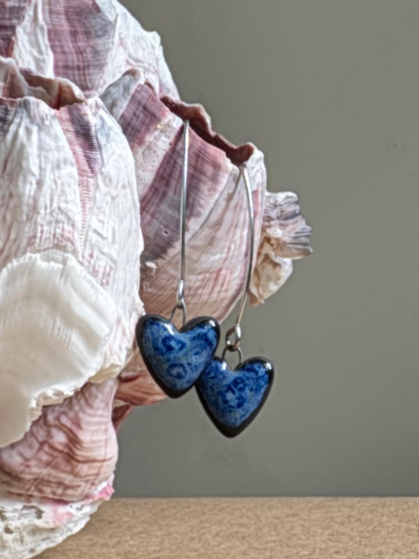 Black porcelain earrings (Love of the Sea)