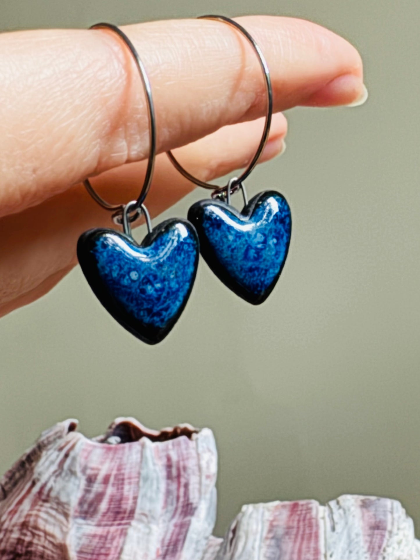 Black porcelain earrings (Love of the Sea)