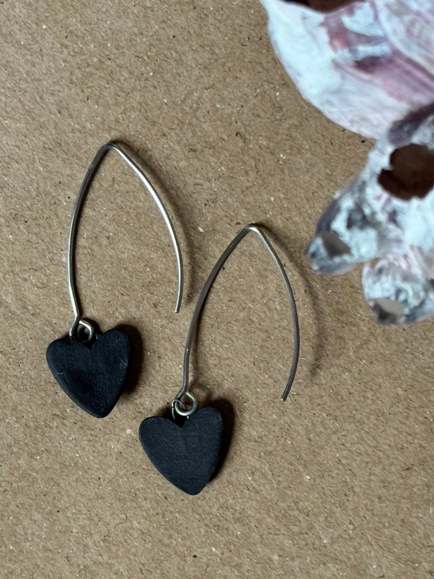 Black porcelain earrings (Love of the Sea)