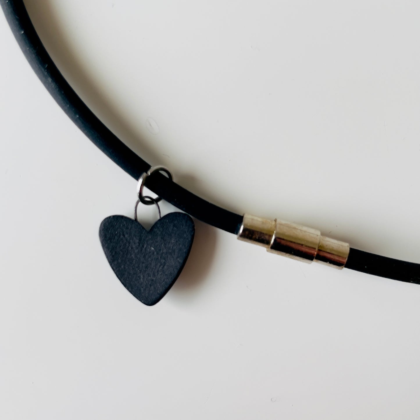 Black porcelain pendant (Love of the Sea)