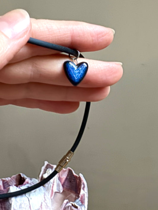 Black porcelain pendant (Love of the Sea)